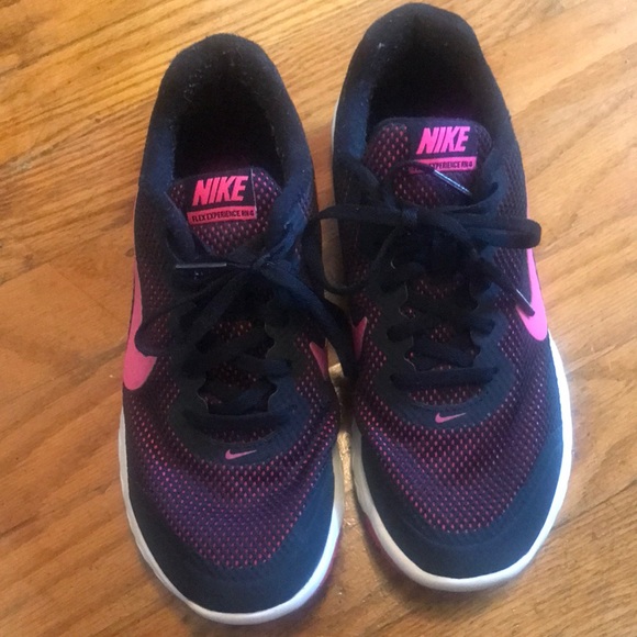 Nike Shoes - Nike Flex experience RN 4 womens running shoes Sz 7 color black and pink